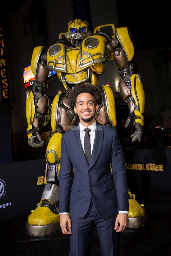 Transformers Bumblebee Global Premiere Images  (189 of 220)